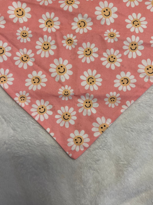 Smiley face in daisies Bandana